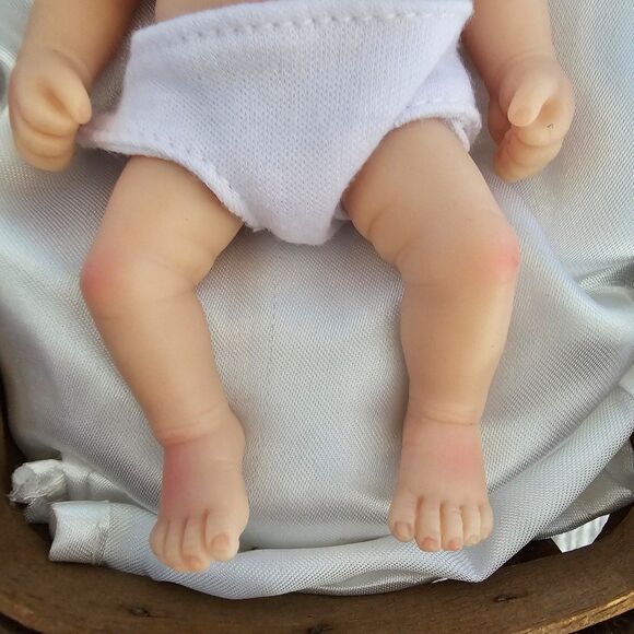 ♡ 6 inch Full Silicone Reborn Baby Doll With White Bib and Pants ♡ - Picture 4 of 10
